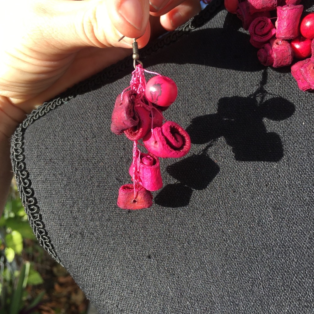 💯 authentic Rose 🥀 necklace & earring set - Picture 11 of 12